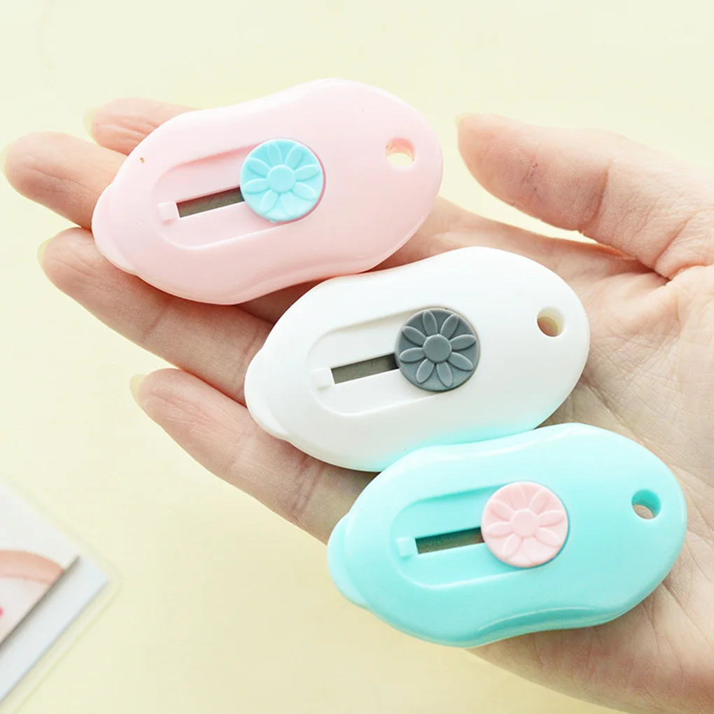 

18pcs/Set Cute Solid Color Mini Portable Utility Knife Paper Cutter Cutting Paper Razor Blade Office Stationery Escolar