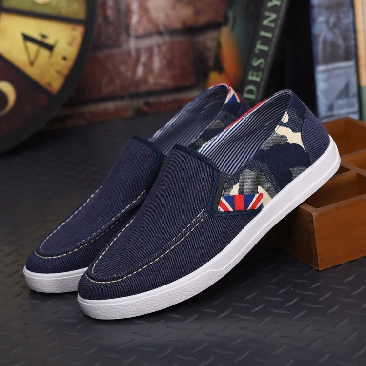 2884353605_1810785864
