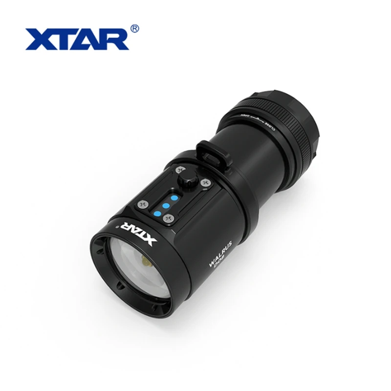 

XTAR WALRUS D08 Diving Flashlight 2000 Lumen For Outdoor Camping Hunting Searching Rescue Portable Torch + 4Pcs 18650 Battery