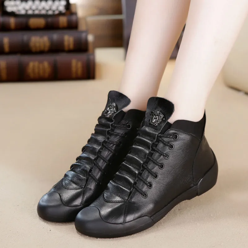 

Outdoor Sneakers Women Genuine Leather Walking Shoes Simple Non-slip and Wear Resistant Black Shoes for Girls JINBEILE