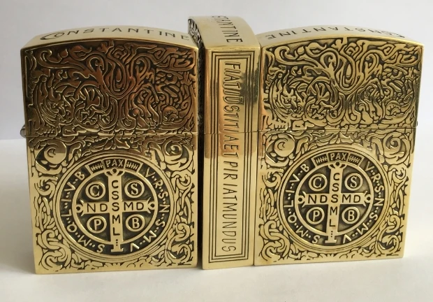 

XH Bottom 1941 replica Five-sided deep carving Handmade 78*50*17mm Constantine lighter The film version The original 1: 1