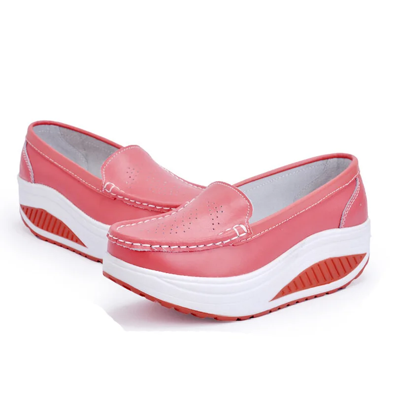 Весенняя женская повседневная обувь на платформе; слипоны из натуральной кожи; обувь для мам; обувь на танкетке для медсестры; x1092 35 - Цвет: pink
