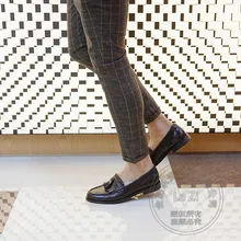 Designer Männer Schuhe Luxus Marke Faulenzer Brogue Westlichen Faule Schuhe Genäht Gradienten Leistung Abbürsten Fringe Solide Classics