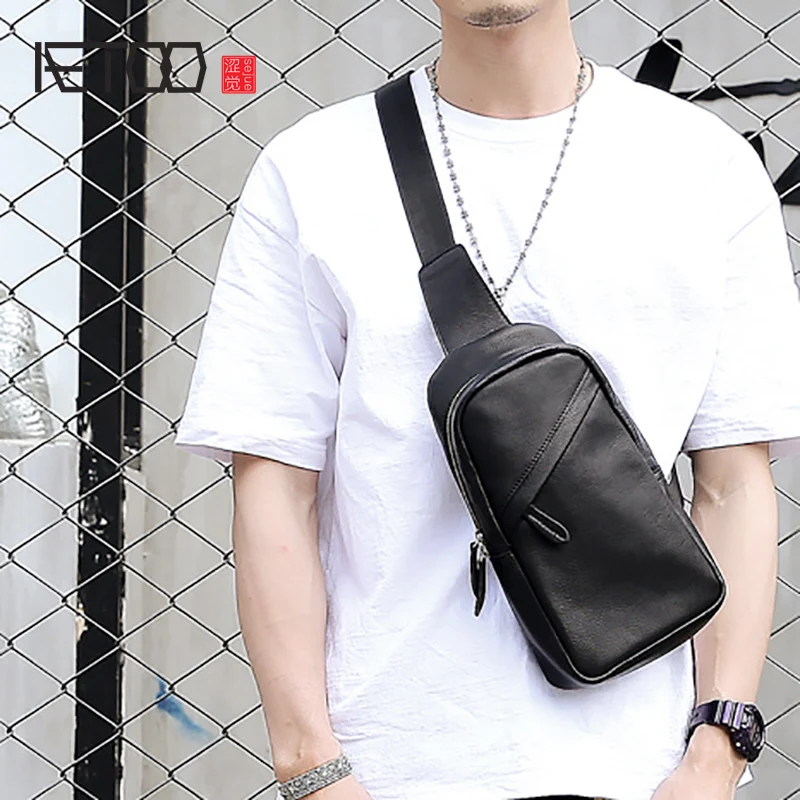 

AETOO New leather chest bag men's crossbody bag travel leisure men's shoulder baotou Layer cow bag