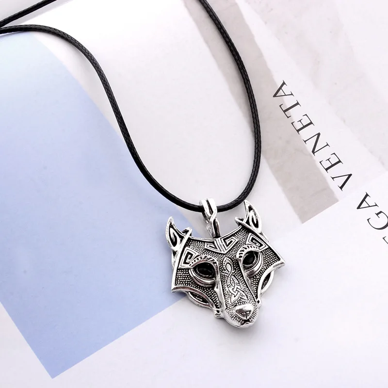 viking necklace (2)