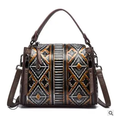 

LUOFEIHUA 2019 new trend fashion leather handbag Original leather hand-printed shoulder messenger bag Small square package