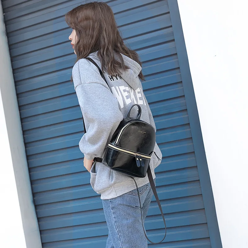 

Saint Chuang Mei Winter Oil Wax Skin Shoulder Backpack, Single Shoulder and Oblique Span Hand Bag Fashion Female Bag Foreign