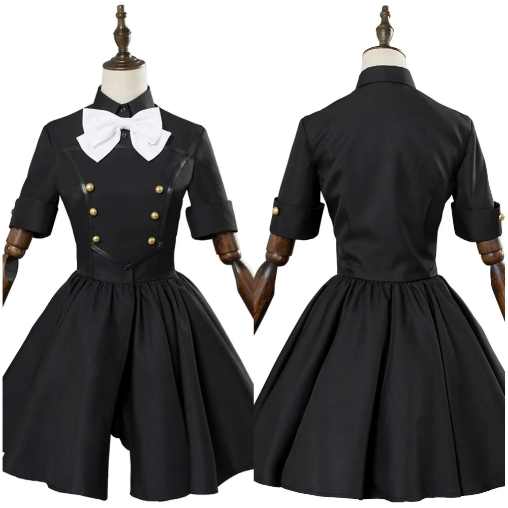 12001535-cosplayying