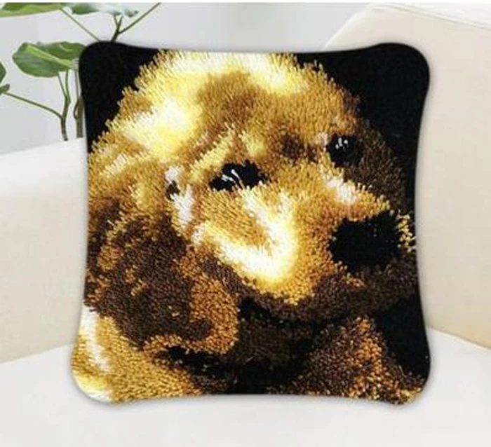 Pillow "do it yourself" method needlework kit latch hook Golden