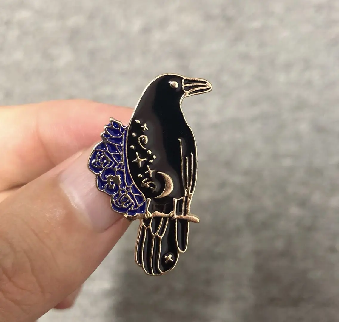 

Crow enamel pin Crow lapel Bird pin Horror pin Raven Goth Witchcraft brooches for women