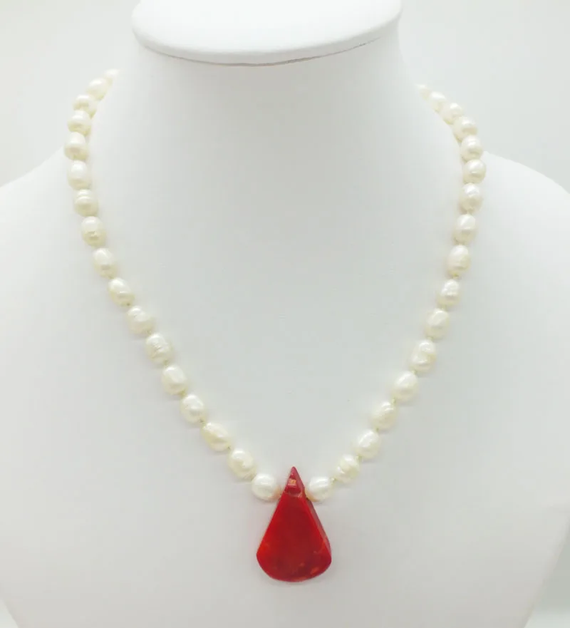 

Pretty ! 7-8MM Natural black pearl, coral necklace. 17"
