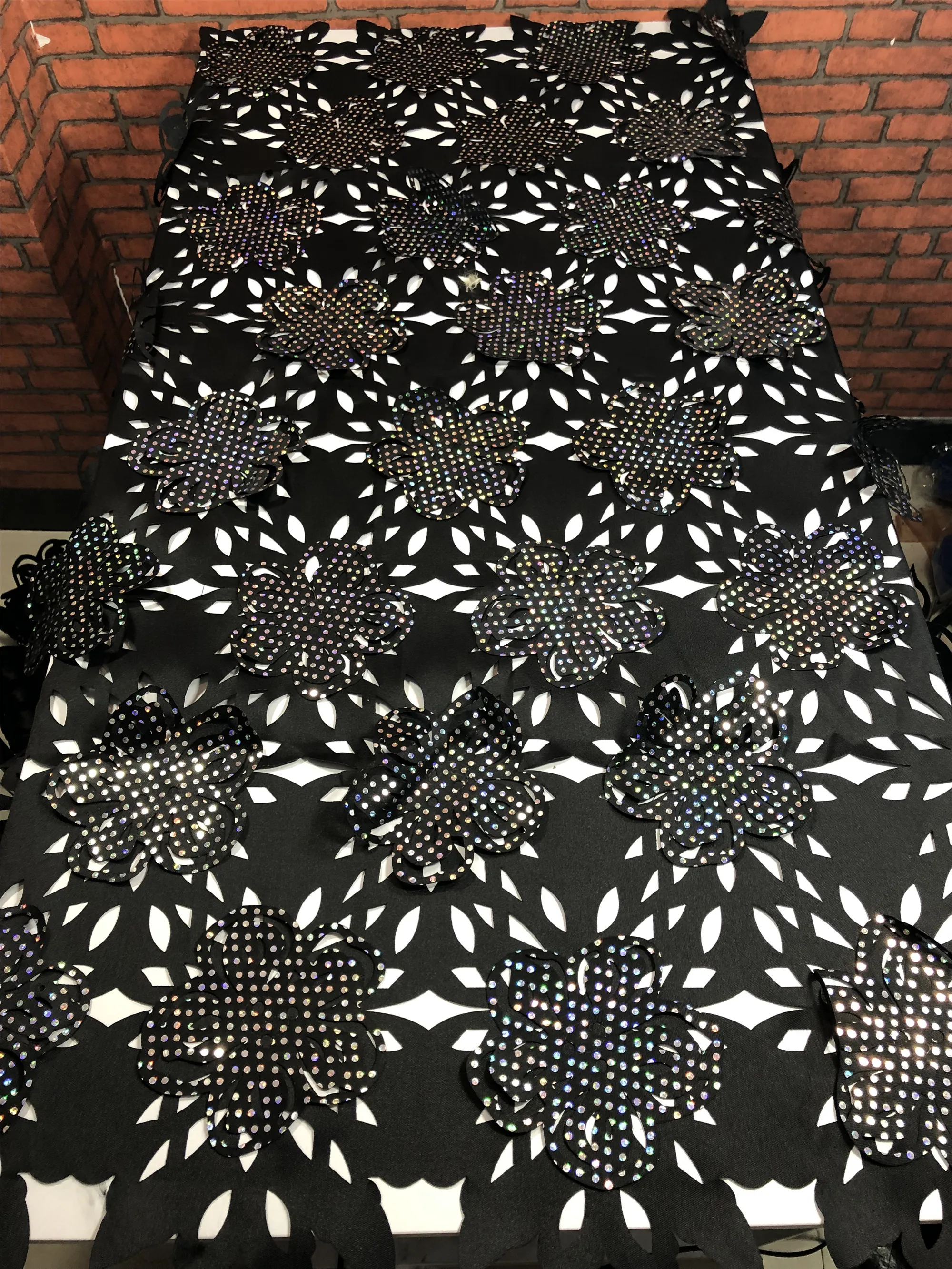 

African lace fabric 5yds/pce dhl black laser cut colorful sequins water soluble fabrics women gorgeous luxury asoebi dress 2019