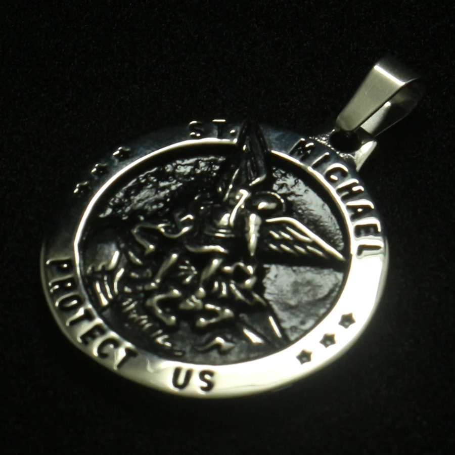 Newest Men Cool 316L Stainless Steel Star SAINT MICHAEL PROTECT US Round Medal Pendant 3