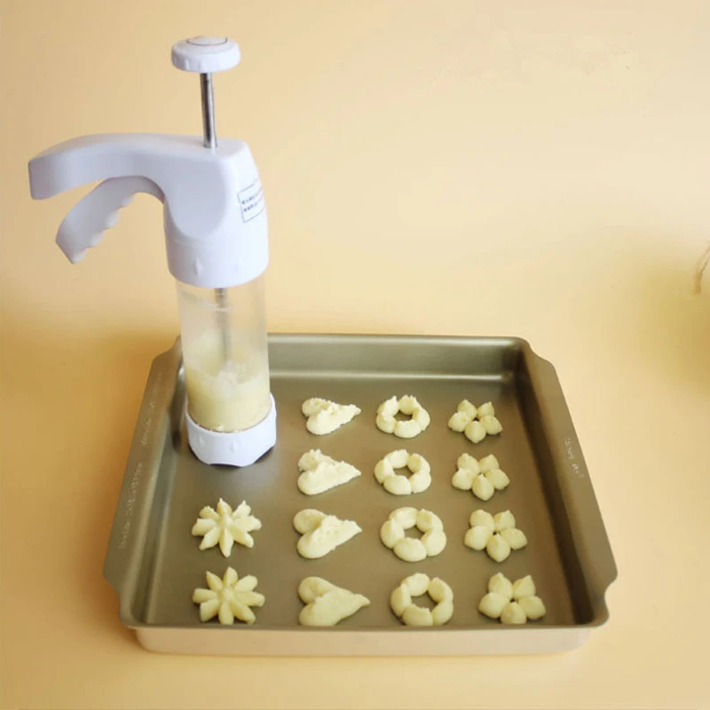 Food-Grade-Plastic-Cake-Decoration-Nozzles-Pastry-Icing-Piping-Syringe-Gun-Set-Biscuit-Maker-Cookie-Presses (2)