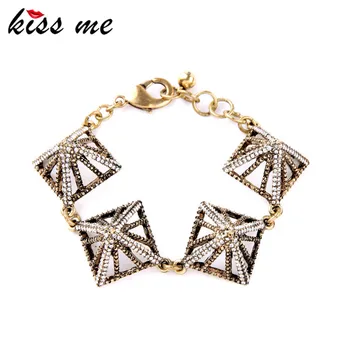 

Laterst Solid Geometry Pendant Fashionable Vintage Charms Bracelet Factory Wholesale