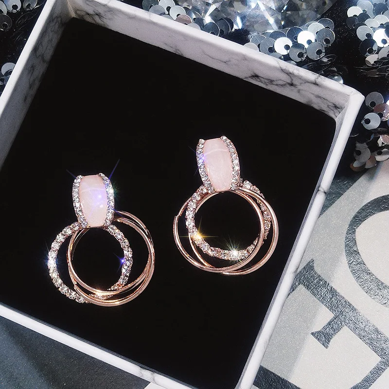 

2018 Korean Romantic Crystal Stone Three Round Stud Earrings For Women Rhinestone Earings For Party Jewelry E2482