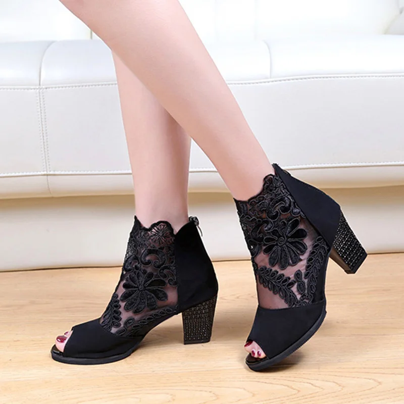 

2019 Summer Sandals Women Black Flowers Shoes Peep toe Women High Heels Sandals Ladies Square Heel 7cm A1436