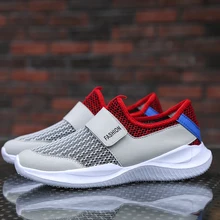 Luz Homens Sapatos Slip-On Sapatilhas Tenis Masculino Adulto Ocasional Respir&aacute;vel Tenis Venda Quente Zapatos De Hombre Chaussure Homme 2019(China)