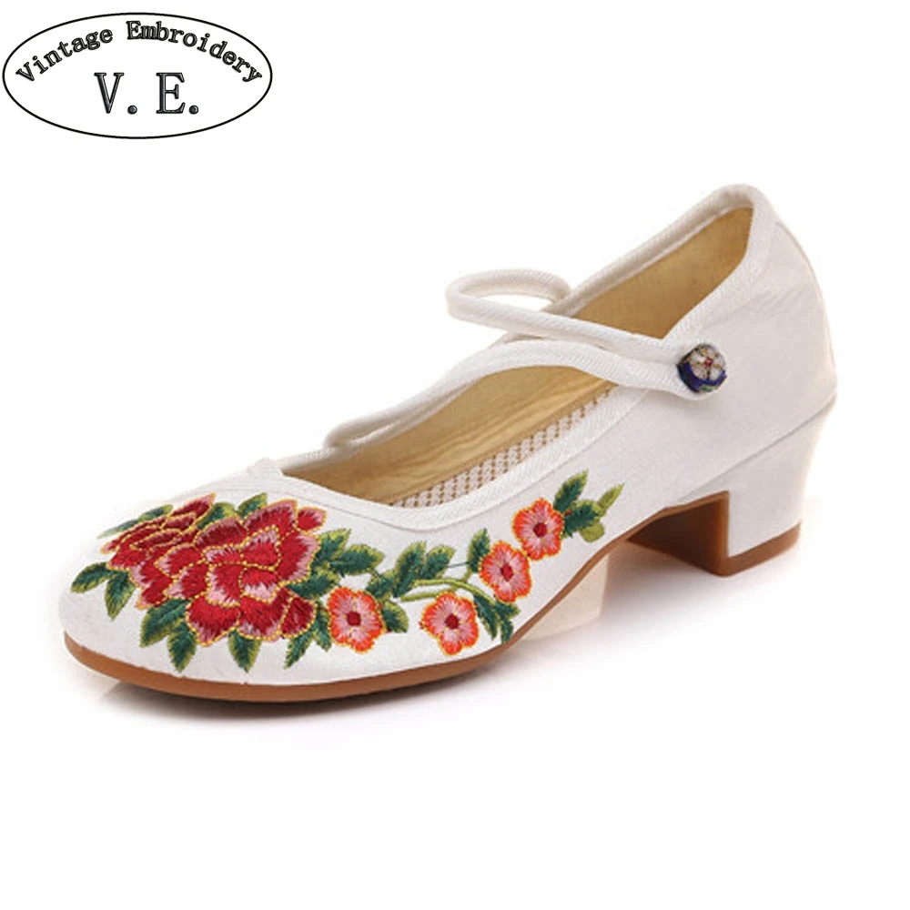 

Vintage Embroidery Women Pump Shoes Retro Ethnic Style Cloth Shoes Woman Elegant Ladies Spring Block Heel Shoes Zapatos Mujer