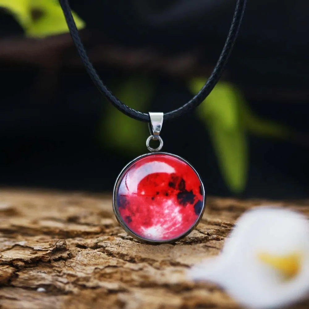 

2019 Stainless Steel Beauty Glow In The Dark Earth Cabochon Pendant Necklaces for Women Ladies Girls Jewelry Accessories Gifts