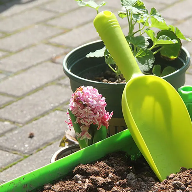 Yardwe Garden Shovel Plastic Garden Digger Mini Soil Scoop Miniature Garden Utility for Succulent Pot Culture Pink 