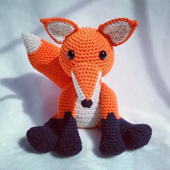

crochet armigurumi rattle fox model number 89
