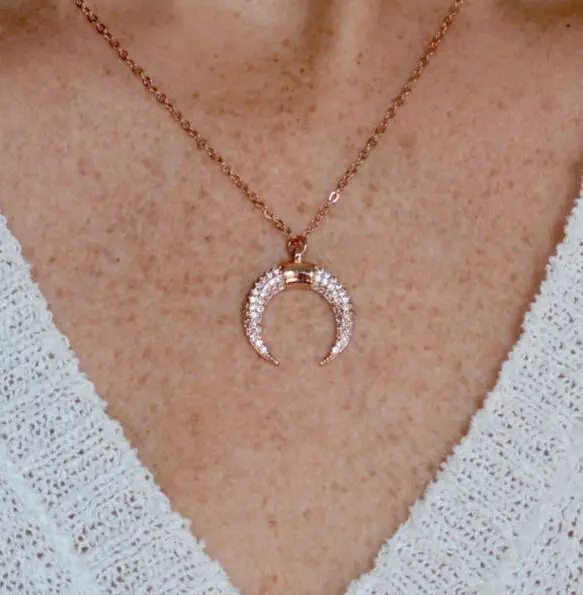 

Ins Popular Fashion Personality Zirconia Micro-inlaid Crescent Necklace Pendant Women Moon Party Dress Jewelry KL071