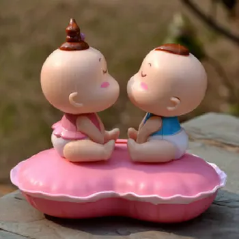 

Wholesale solar doll dolls lovers kiss head car accessories cute ornaments