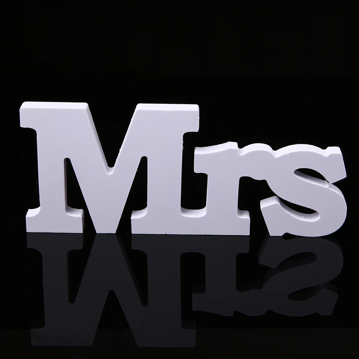 

1set Plastic White Letters Wedding Sign Decal Mr & Mrs Romantic Chair signs Hanging Standing Top Table Wedding Party Decoration