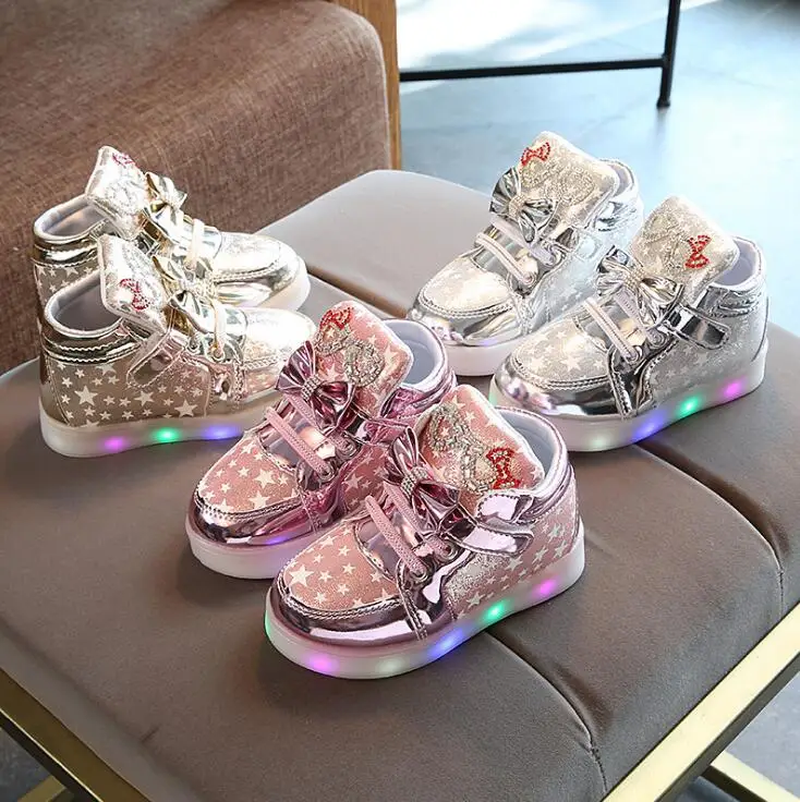 Светящиеся Детские кроссовки с рисунком Китти, брендовые стразы, обувь для детей, Светодиодный светящийся ботинок для маленьких девочек, повседневная обувь, светильник
