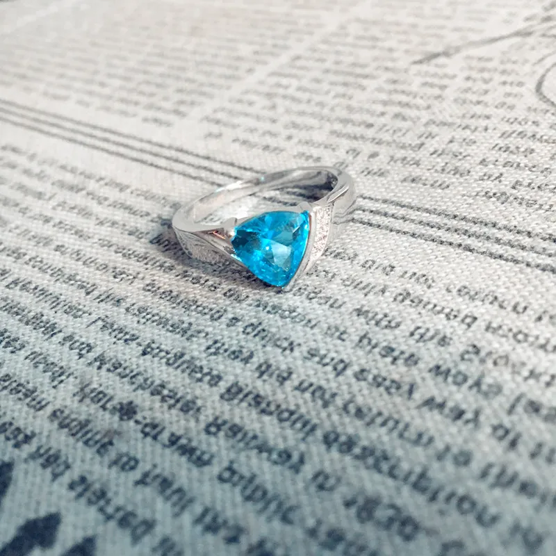 

2019 New Fashion Triangle AAA+ Blue Cubic Zirconia Wedding Rings For Women Silver/Gold Color Unique Rings Jewelry Gifts