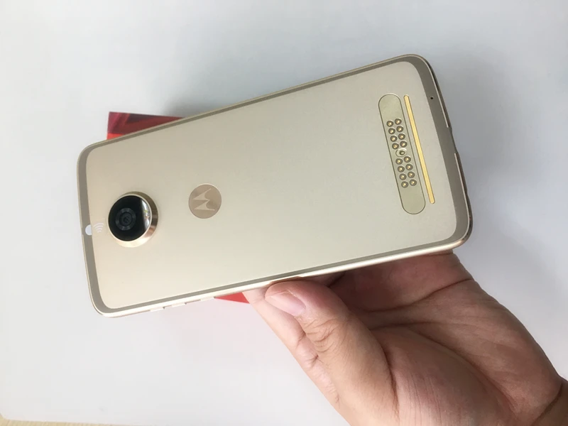 Motorola MOTO Z2 Play Android 8,0 4G 64G Octa Core 2,2 GHz 5,5 ''1920*1080 P 12.0MP Поддержка отпечатков пальцев NFC