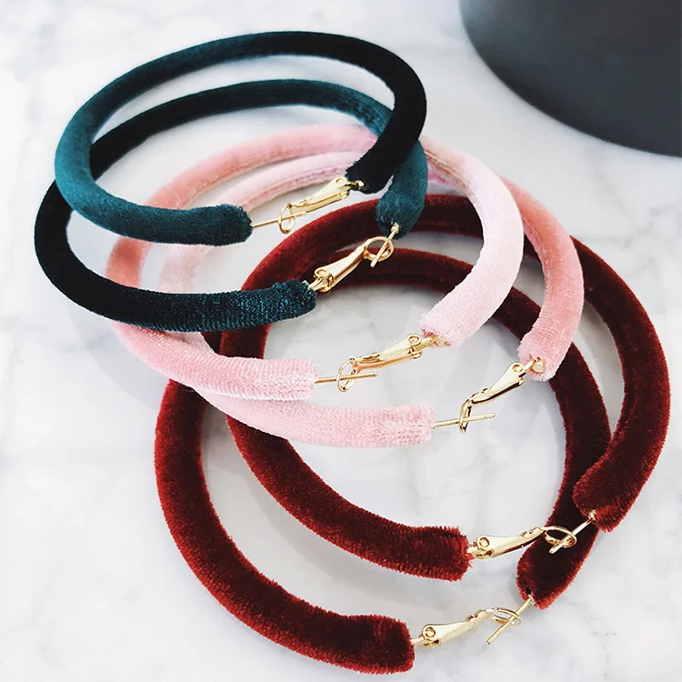 

Vintage Oversize Earrings For Women Fashion Punk Simple Colorful Velvet Hollow Circlr Big Earrings