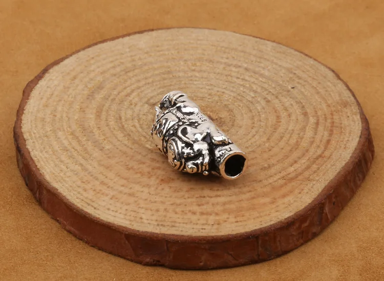 silver-tiger-beads001e