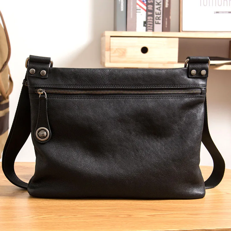 AETOO Leather men's bag new men's shoulder Messenger bag cross section casual soft leather small bag anti-theft bag