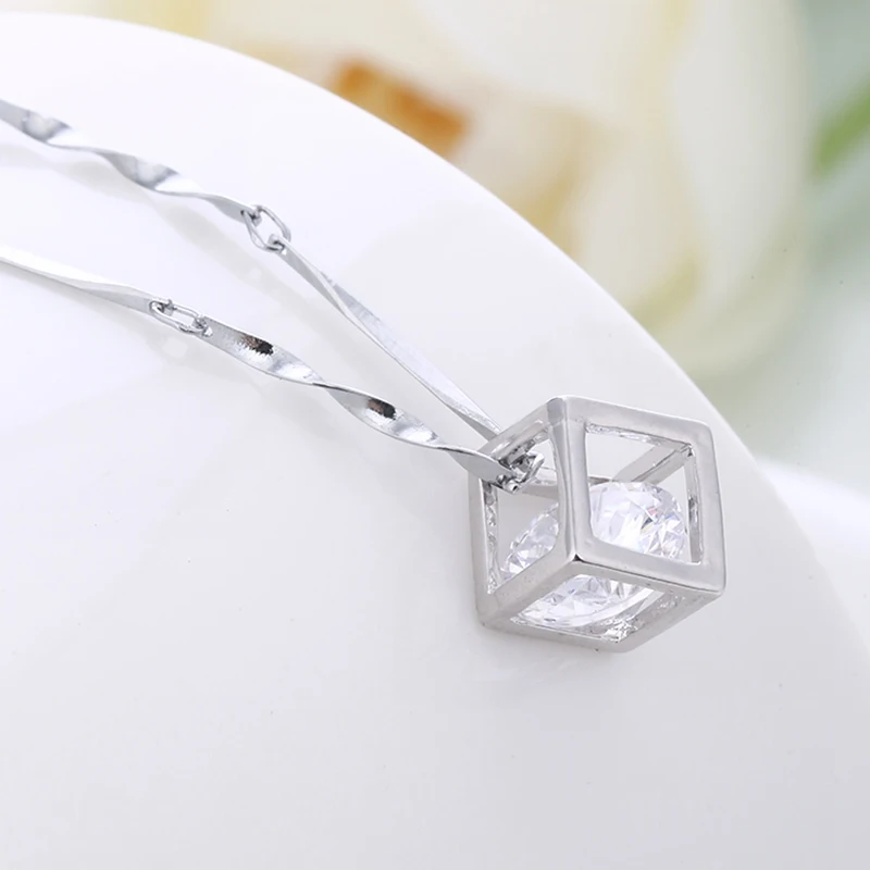 

Europe and United States fashion jewelry ultimate simple metal short female necklace clavicle Necklaces box pendant Necklace