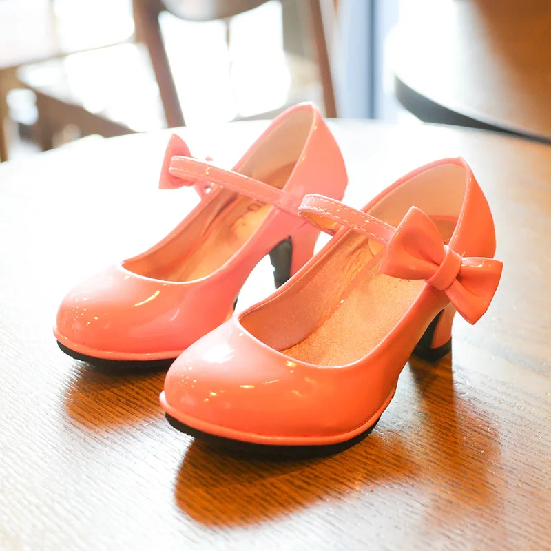 Детская Свадебная обувь модные лакированные сандалии на высоком каблуке детская принцесса обувь Весна сандалии для девочек и мальчиков обувь розовый красный