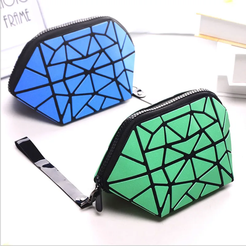 

Women Casual Make up Bag Waterproof PVC Shell Geometry Triangle Diamond Cosmetic Bags Portable Organizer Wash Cases For Girls
