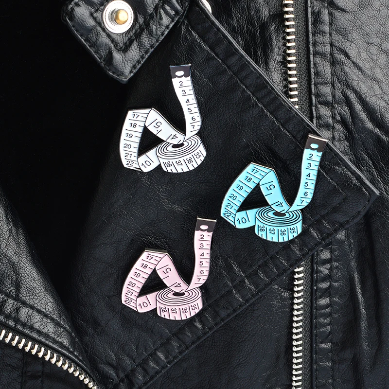 

Cute 3 Color Cartoon Measurement Tool Brooch White Blue Pink Tape Measure Enamel Pins Badge Sewing Designer Women Child Jewelry