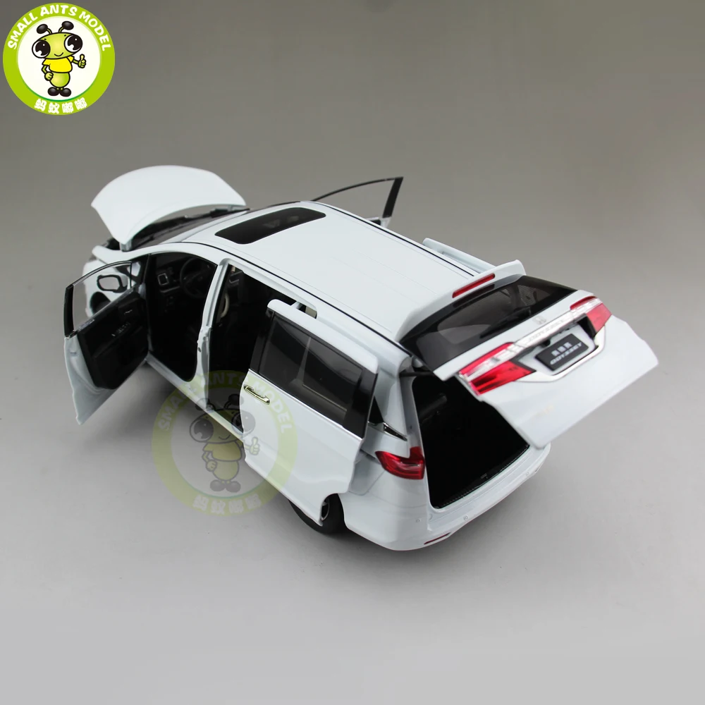 1/18 Одиссея MPV коммерческий автомобиль литой под давлением металлический