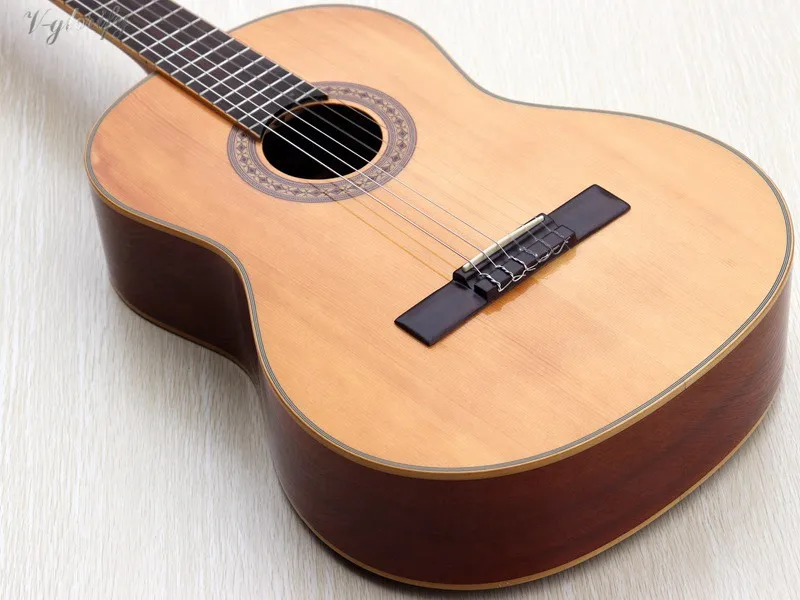 39 дюймов натуральный цвет твердой древесины ель Топ глянцевый классический гитара красного дерева шеи хорошее качество