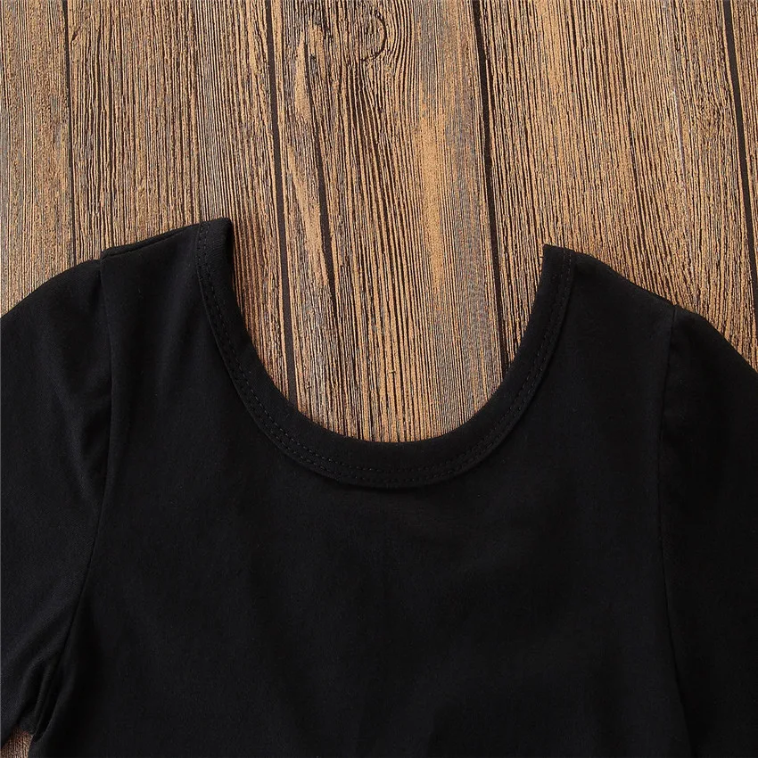 Новинка года, брендовые летние комплекты одежды для маленьких девочек черные футболки с короткими рукавами из 2 предметов топы, синие штаны с эластичной резинкой на талии, комплект одежды