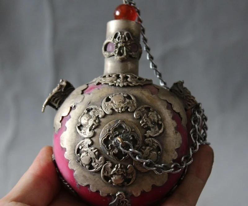 

Collect Old Chinese Tibetan silver bat Dragon phoenix Statue snuff bottle