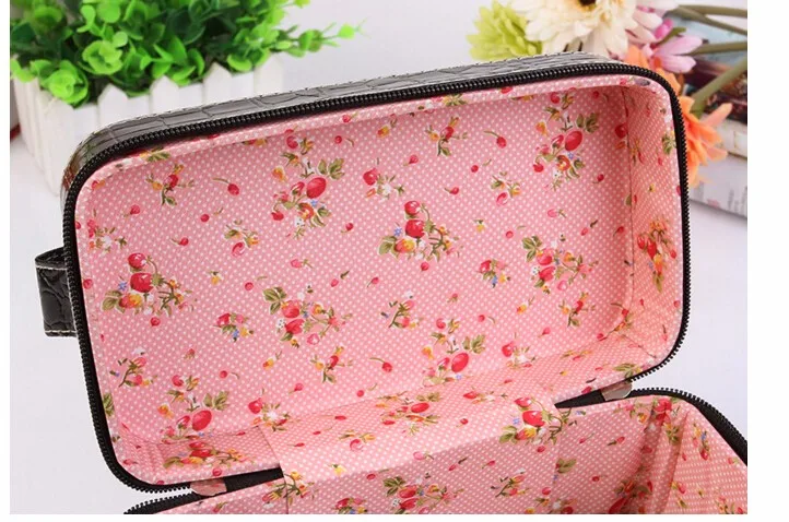cosmetic bag (12)