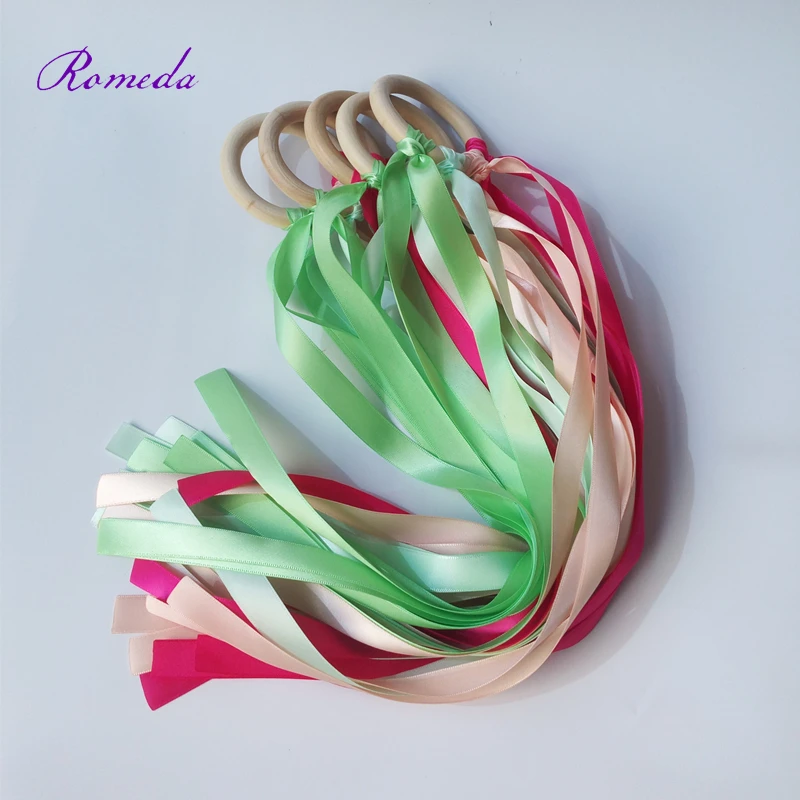 

20pcs/lot Wood Ring Toy Ribbon Hand Kites Waldorf Toy for Party Favor Pack