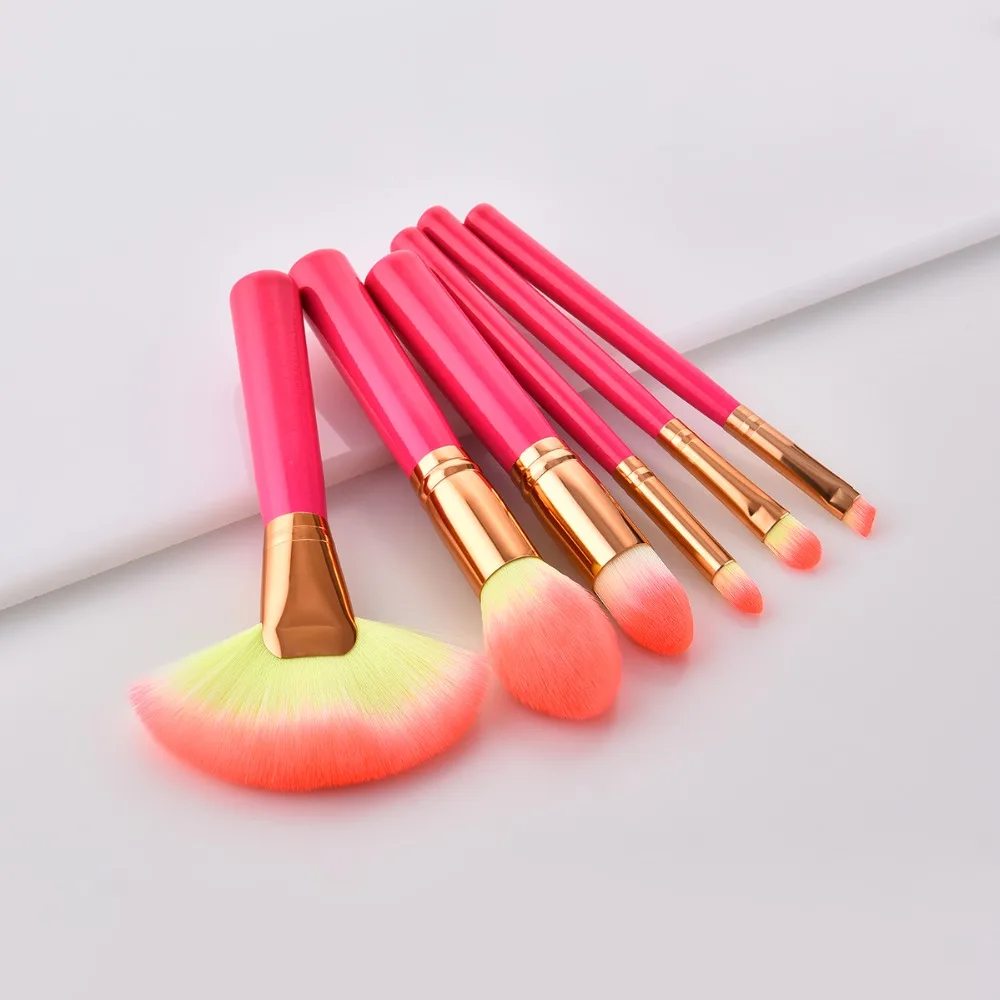 Fan brush