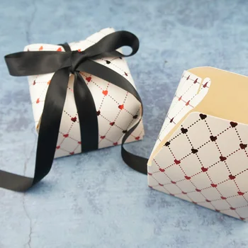 

9*9*5cm 10pcs red queen heart mini box as Chocolate cookie Paper Box as Christmas Birthday Party Gifts Pack wedding favor box