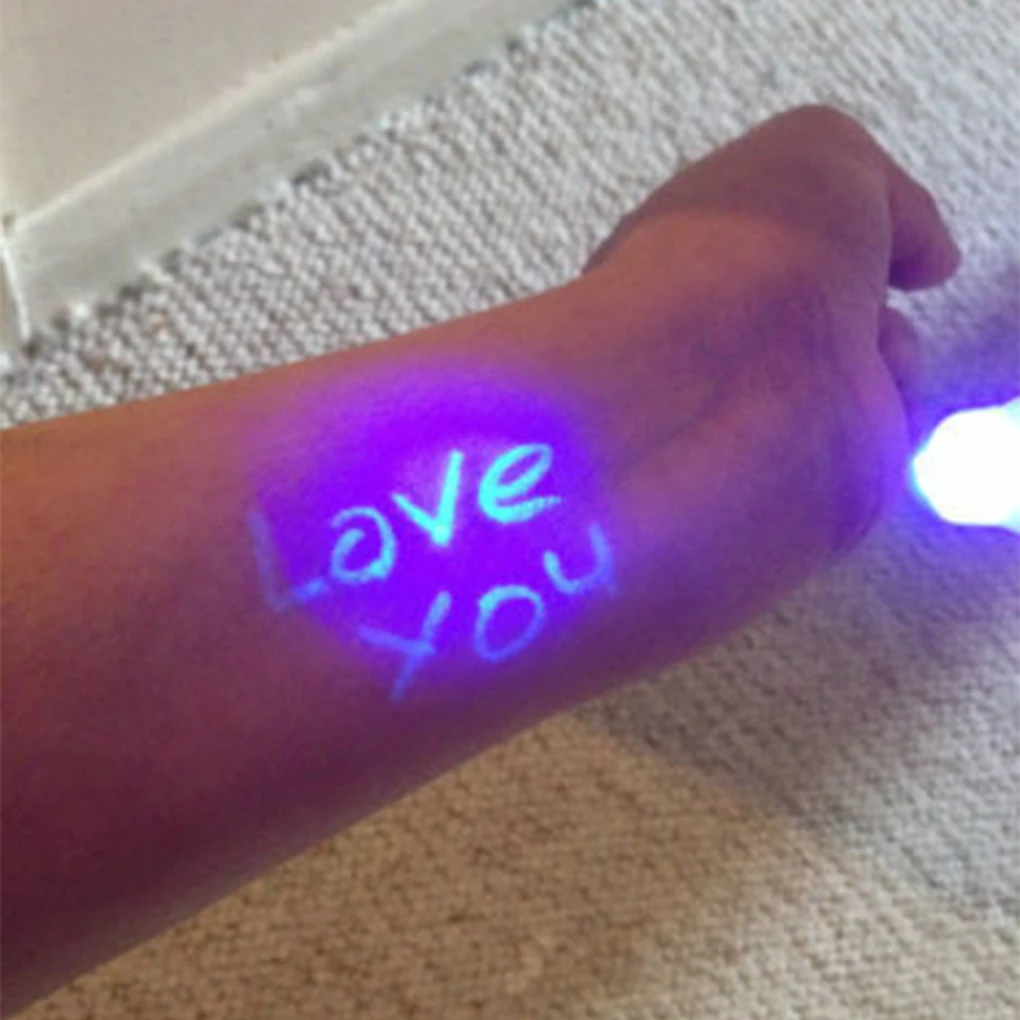 

4PCS Magic 2 In 1 UV Black Light Combo Creative Stationery Marker pen Highlighter Invisible Ink Pen Popular Random Color