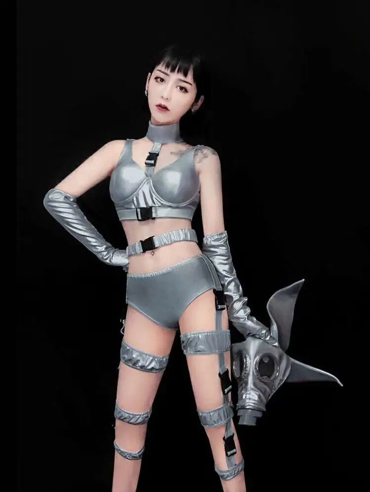 stage Space Suit (4)