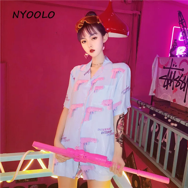 NYOOLO Harajuku, винтажная рубашка бойфренда с принтом статуи пистолета, Повседневная Уличная рубашка с коротким рукавом, Женская/Мужская одежда, летние топы